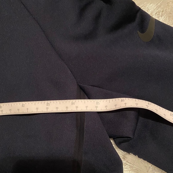 Nike Sweater - Picture 9 of 10